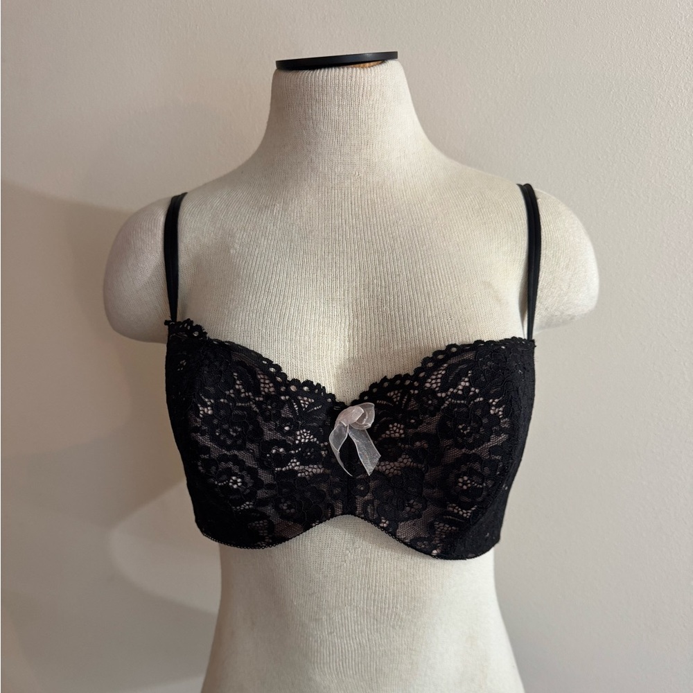 B.Tempt’d Black Lace Fishnet Sheer Mesh Bra 38D NWOT